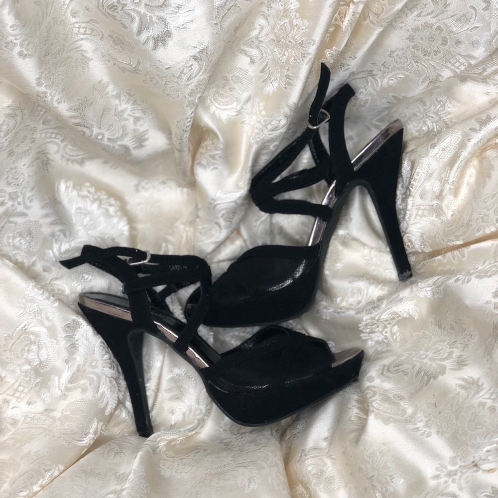 Black heels 🖤